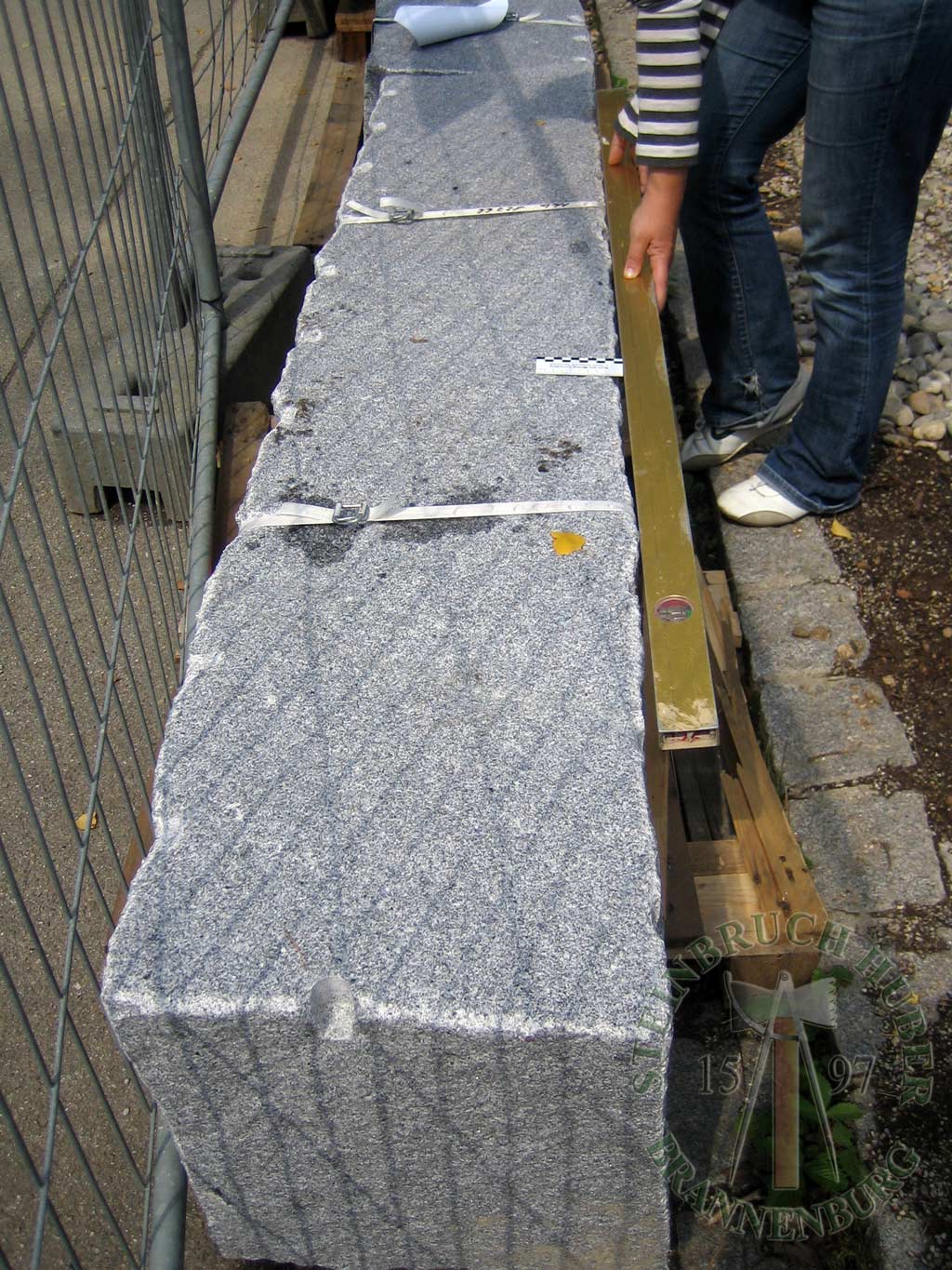 Steinbruch Huber Steine für Gartenmauern aus Granit, Nagelfluh