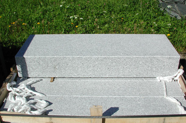 Blockstufen Granit grau