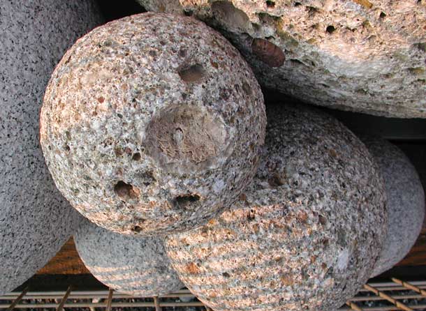 Steinkugeln Brannenburger Nagelfluh, Granit